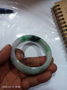 本翡翠バングル