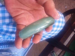 本翡翠バングル