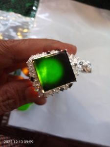 黒翡翠スクウェアカットルース