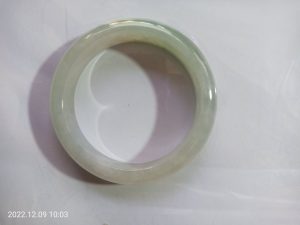 氷翡翠バングル