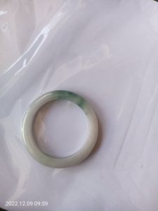 氷翡翠バングル