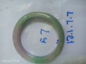 本翡翠バングル