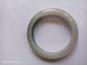 本翡翠バングル