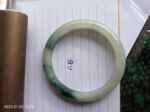 本翡翠バングル