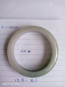 本翡翠バングル