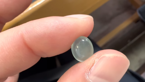 アイスブルー翡翠ルース