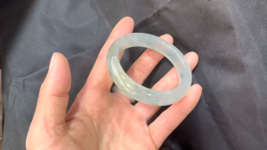 氷翡翠バングル