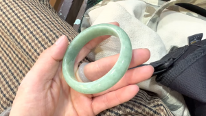 本翡翠バングル