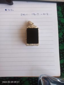 黒翡翠ペンダント