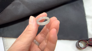 氷翡翠くりぬきリング