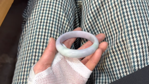 ラベンダー翡翠バングル