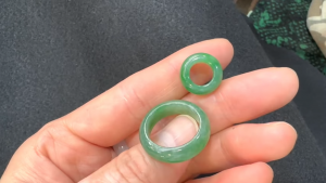 ペンダント付きくりぬきリング