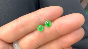 蛍光翡翠ペアルース