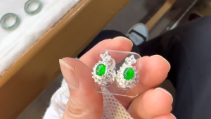 蛍光翡翠セットルース