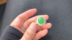 ろうかん翡翠ルース