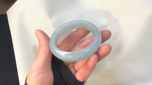 ブルーラベンダー翡翠バングル