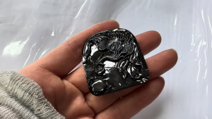 黒翡翠カービング