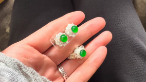 蛍光翡翠セットルース