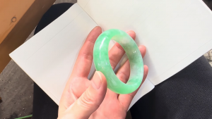 高級翡翠バングル