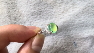 ろうかん翡翠ファッションリング