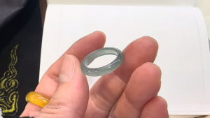 氷翡翠くりぬきリング