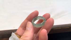 氷翡翠くりぬきリング