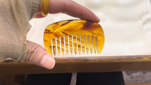 ミャンマー産琥珀カービング