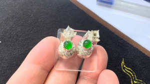 ろうかん翡翠ペアルース