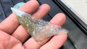 氷翡翠カービング