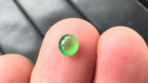 蛍光翡翠ルース