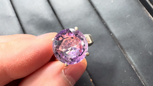 ミャンマーモゴク産アメジストリング