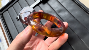 ミャンマー産琥珀バングル