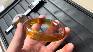 ミャンマー産琥珀プリンセスバングル
