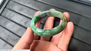 本翡翠バングル