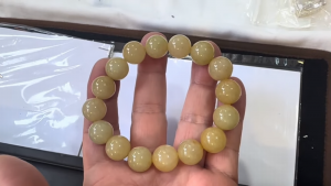 黄翡翠ビーズブレスレット