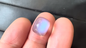 ミャンマーモゴク産ムーンストンルース