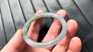 氷翡翠プリンセスバングル