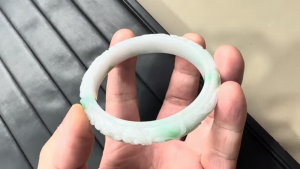 格安本翡翠彫刻バングル