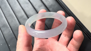 高級アイスラベンダー翡翠バングル　垂涎の的