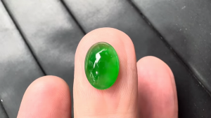 ろうかん翡翠ルース