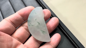 氷翡翠原石