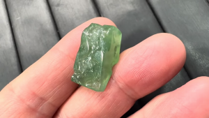 氷翡翠原石