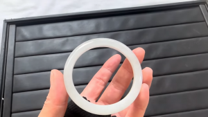 白翡翠バングル
