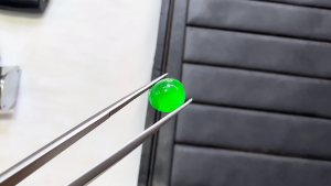 蛍光翡翠ルース