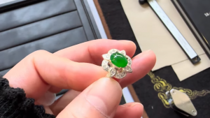 ろうかん翡翠リング