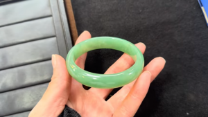 高級本翡翠バングル　原点回帰