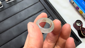 氷翡翠くりぬきリング