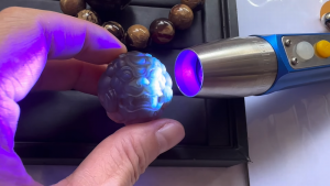 ミャンマー産琥珀カービング