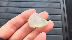 氷翡翠カービング