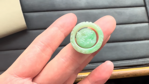 くりぬき翡翠彫刻リング&ペンダント